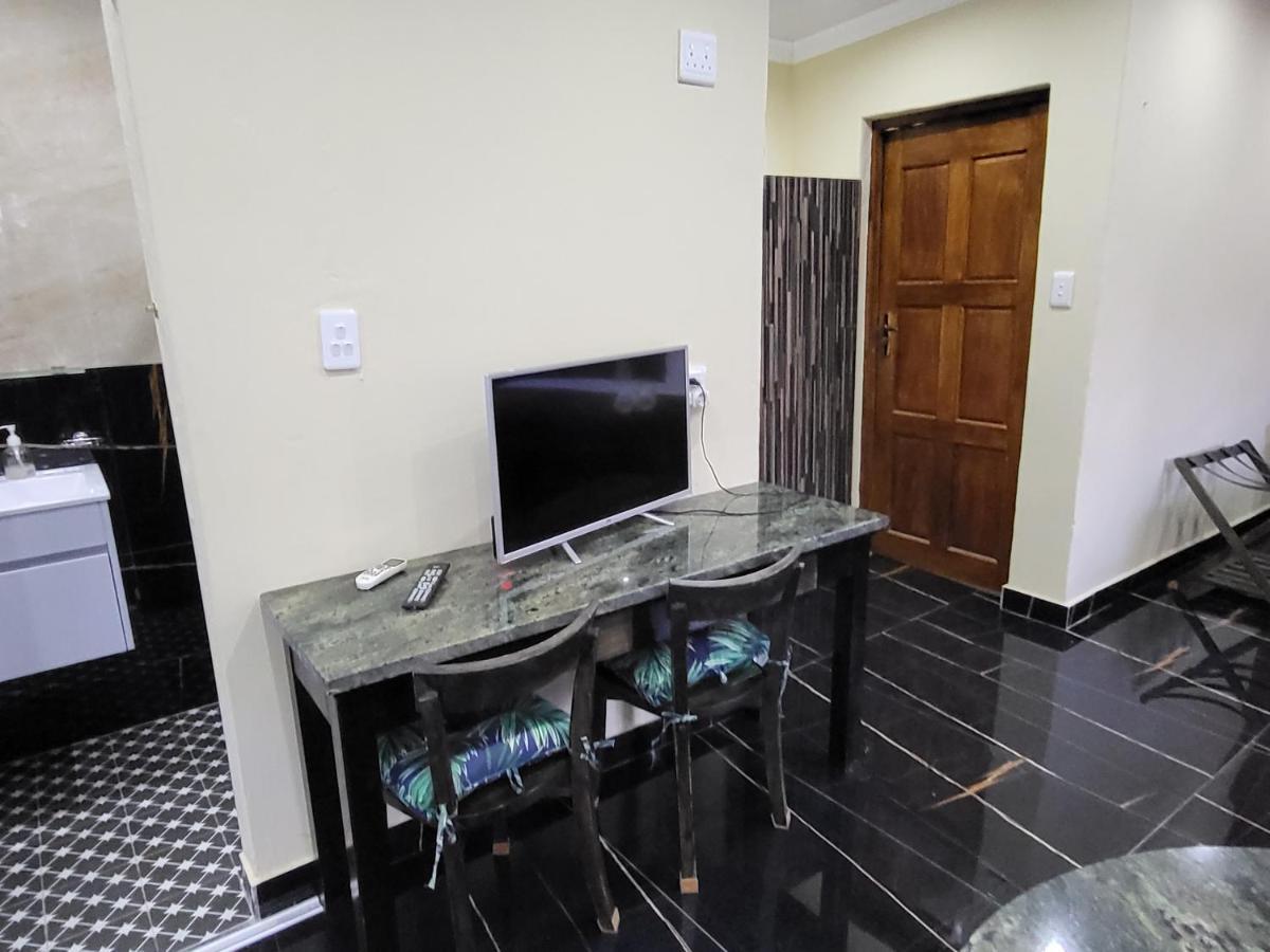 Gem Of Manor Drive Aparthotel Durban Exteriör bild